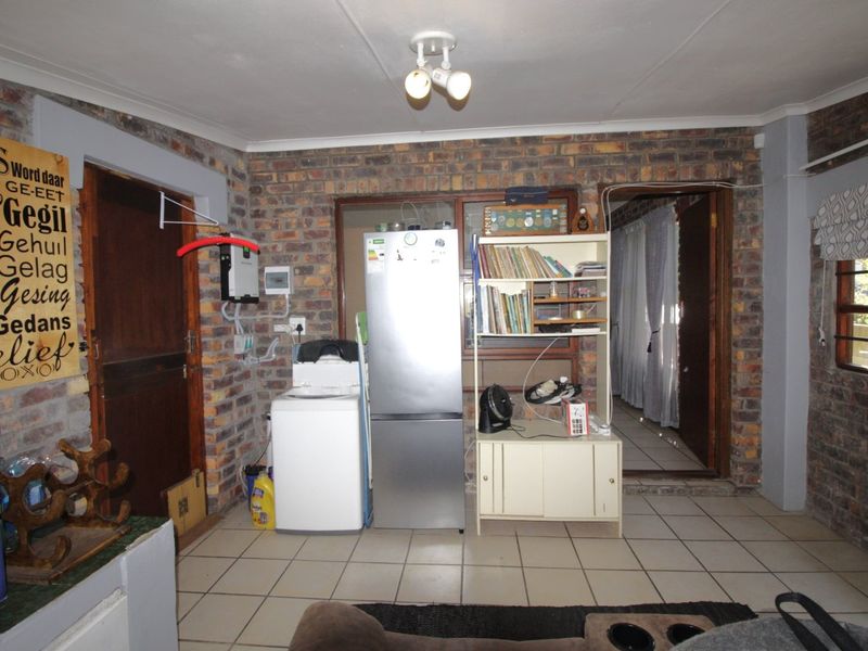 Coastal Ease. Effortless Living. Exceptional Potential. - Photo 10