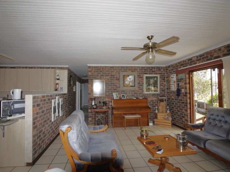 Coastal Ease. Effortless Living. Exceptional Potential. - Photo 5