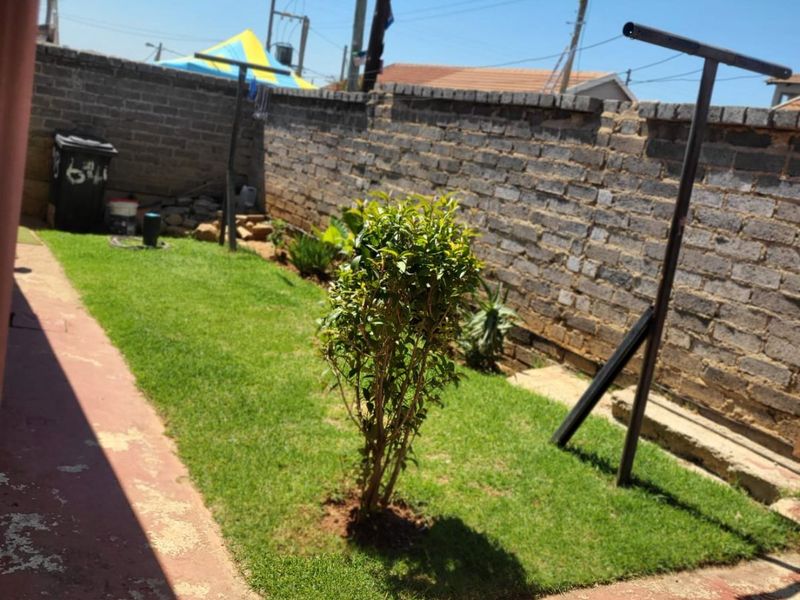 Investment Property For Sale in Cosmo City   - Photo 10