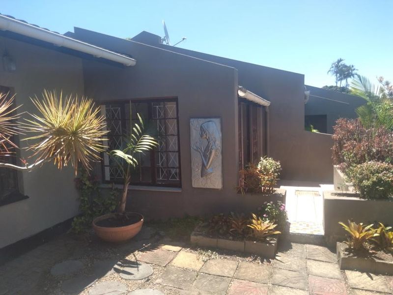 Two bedroom Townhouse for sale in Margate - Photo 1