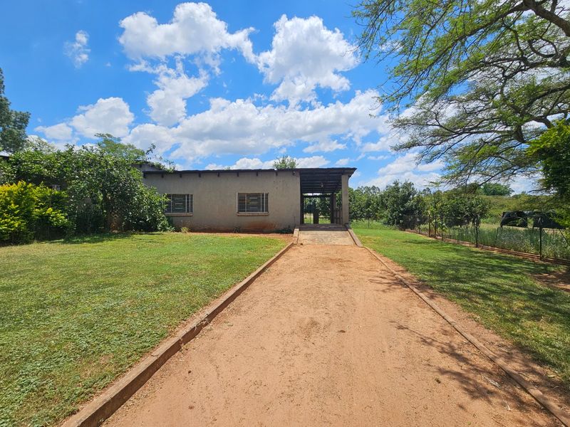 Income Earning Small Holding, Multi Dwelling 5 Houses - Photo 4