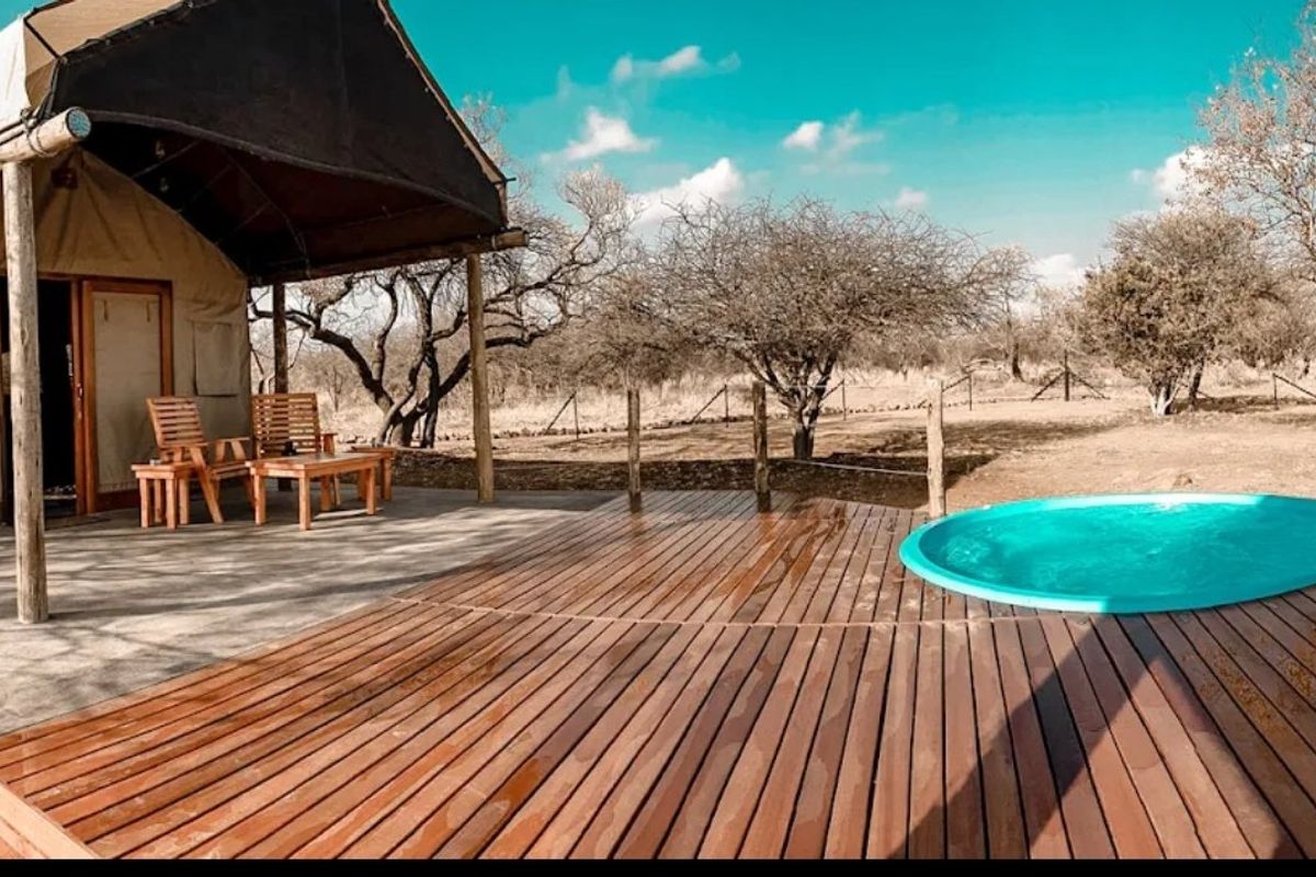 Cut above the rest, amazingly clean and up to date Guest house with 2 fenced tented camps with poolon offer in Dinokeng Big 5 reserves  - Photo 2