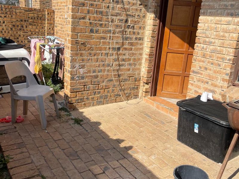 TWO BEDROOMS AND ONE FULL BATHROOM - Photo 5