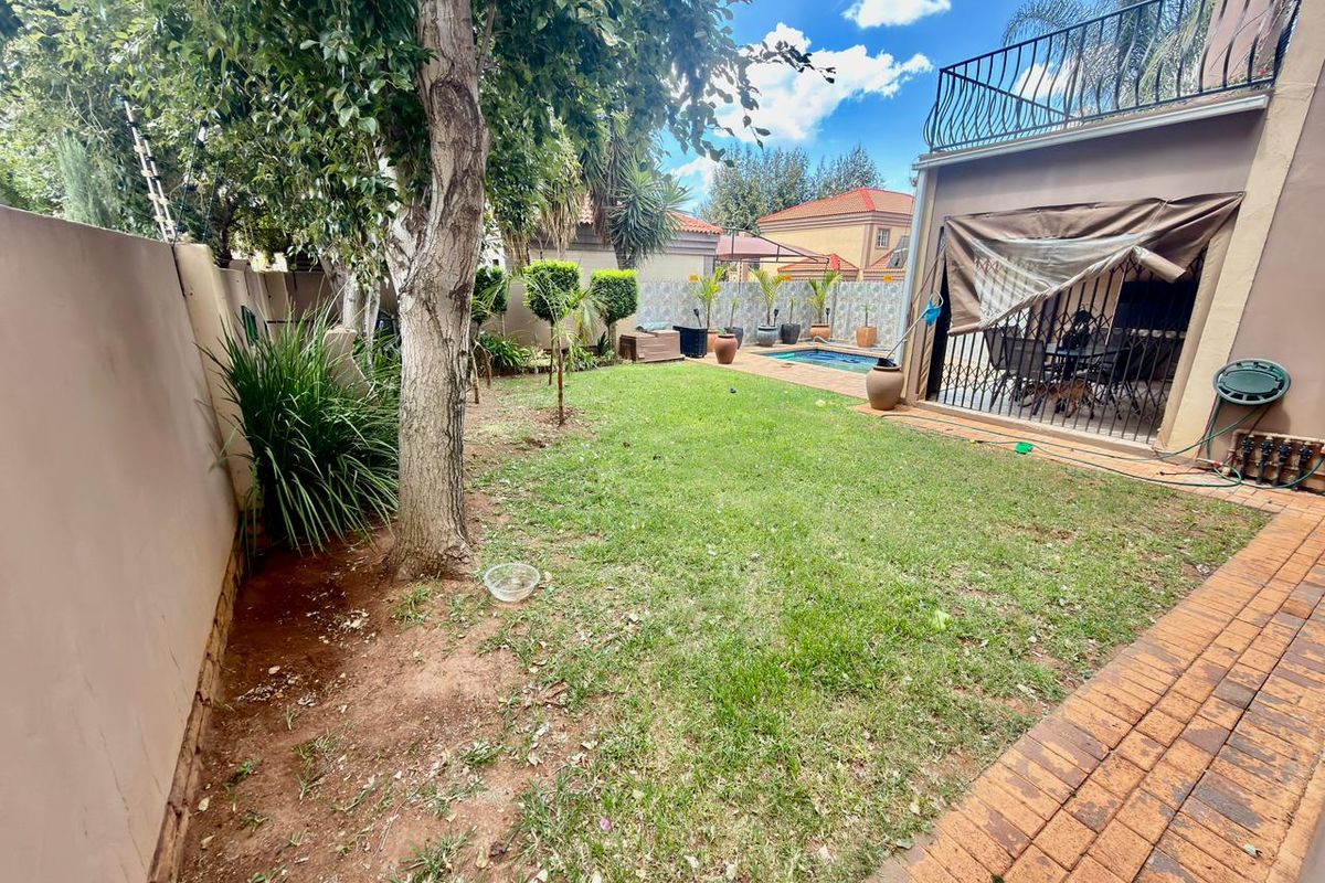 Modern Luxury Living in Popular Doringkruin – Full Title Home - Photo 5