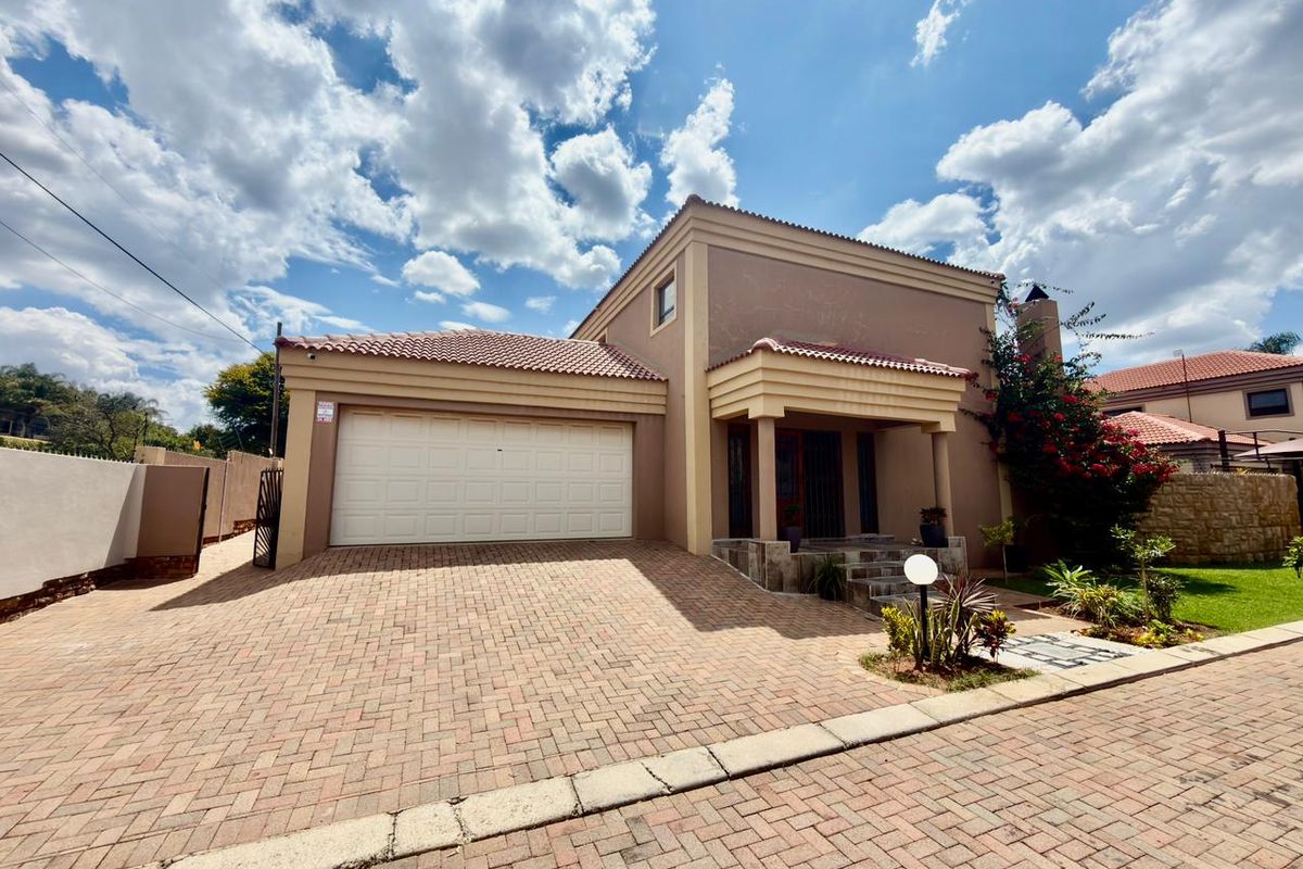 Modern Luxury Living in Popular Doringkruin – Full Title Home - Photo 2