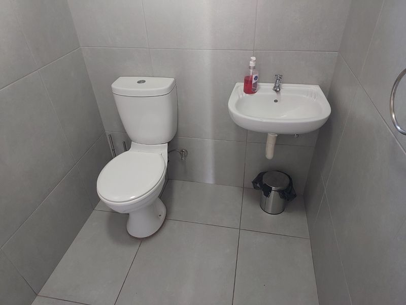 Prime office Space to Lets in Stanger CBD - Photo 7