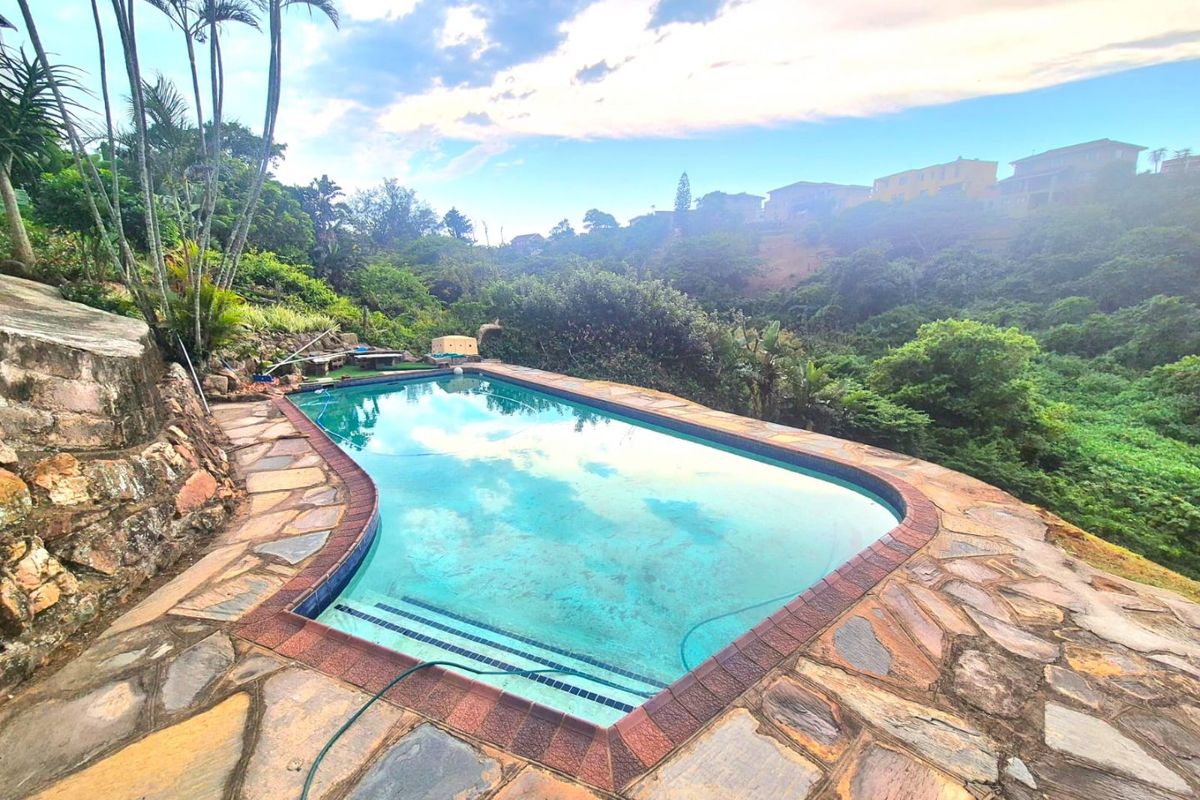 4 Bedroom House for Sale in Ocean View Bluff - Photo 3