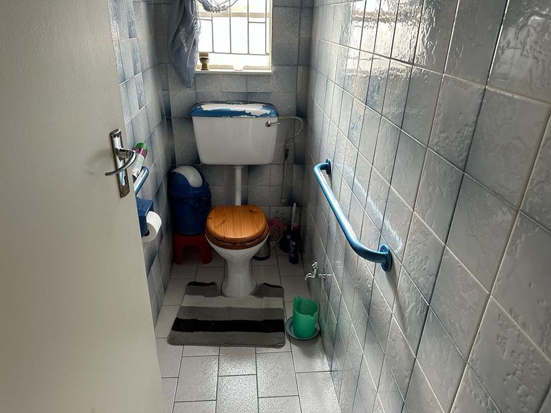 SOLE MANDATE-CHARMING FAMILY HOME WITH SPACE TO GROW IN NIRVANA!!! - Photo 10