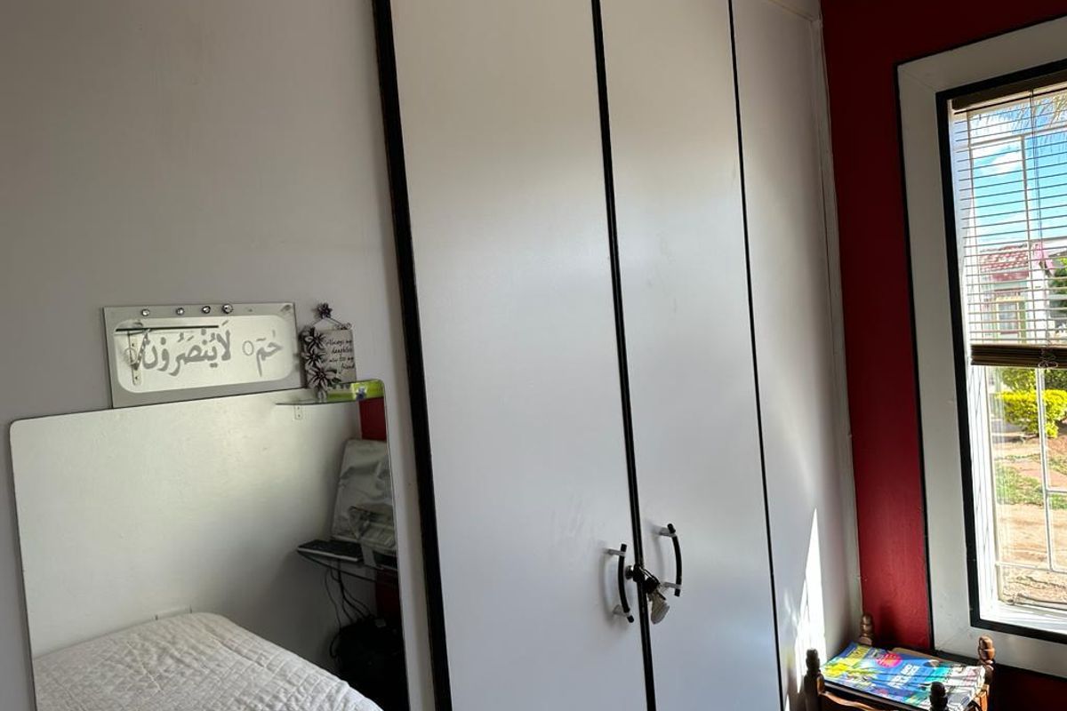 SOLE MANDATE-CHARMING FAMILY HOME WITH SPACE TO GROW IN NIRVANA!!! - Photo 5