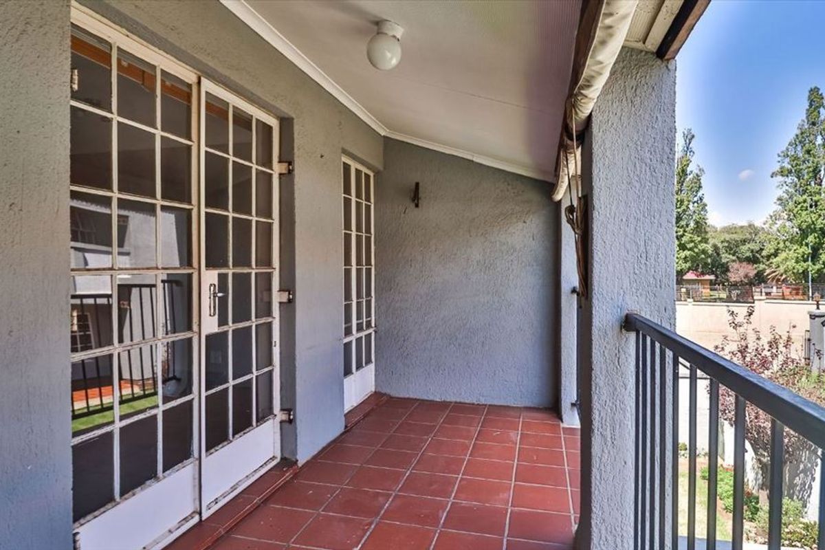 Cozy and Practical Two-Bedroom Home - Photo 3