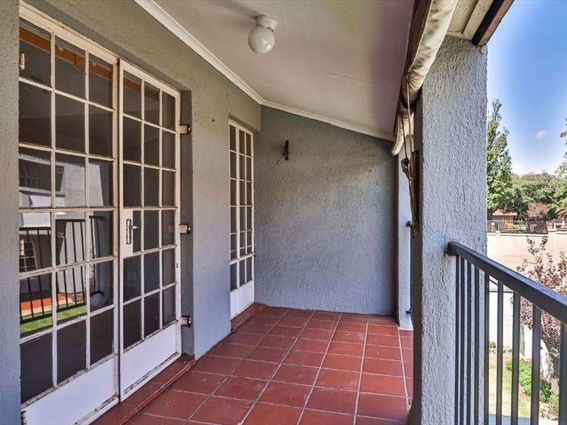 Cozy and Practical Two-Bedroom Home - Photo 3