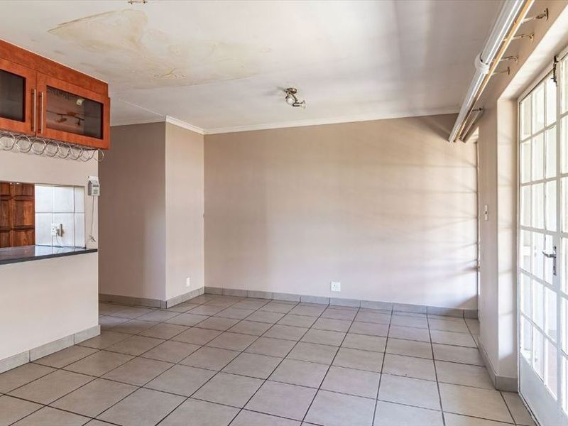 Cozy and Practical Two-Bedroom Home - Photo 2