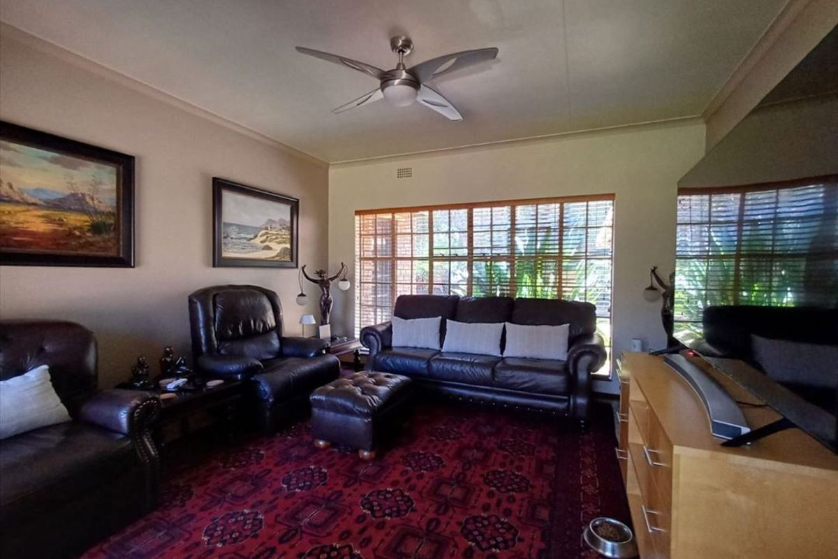 Exceptional Family Home with Luxury Features - Photo 2