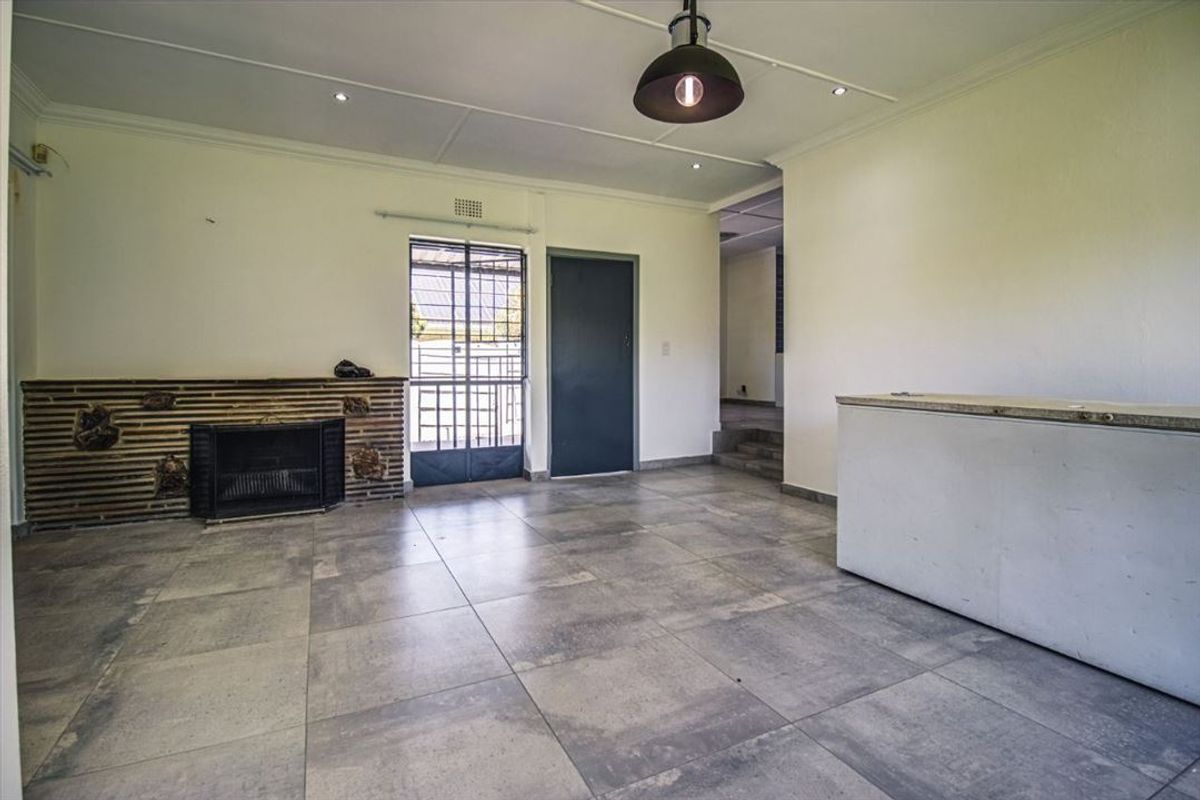 Spacious Family Home with Added Convenience - Photo 2