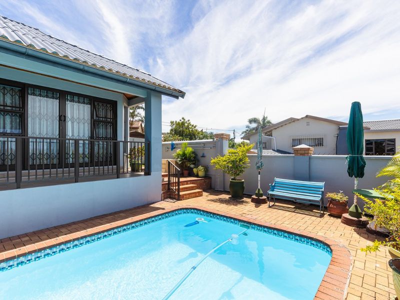 Stunning Ocean-View Home at a Great Address - Photo 9