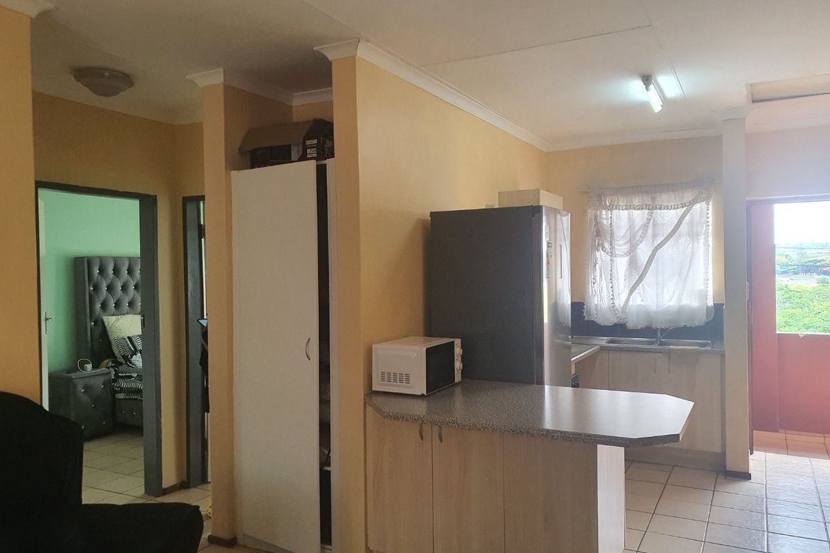 2 Bedroom Apartment For Sale in Amberfield - Photo 3