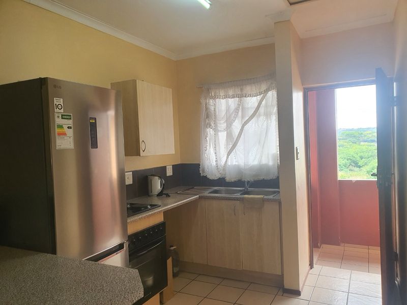 2 Bedroom Apartment For Sale in Amberfield - Photo 2