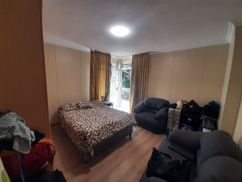 2 Bedroom Student Apartment For Sale in Hatfield - Photo 2