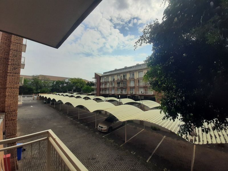 2 Bedroom Student Apartment For Sale in Hatfield - Photo 8