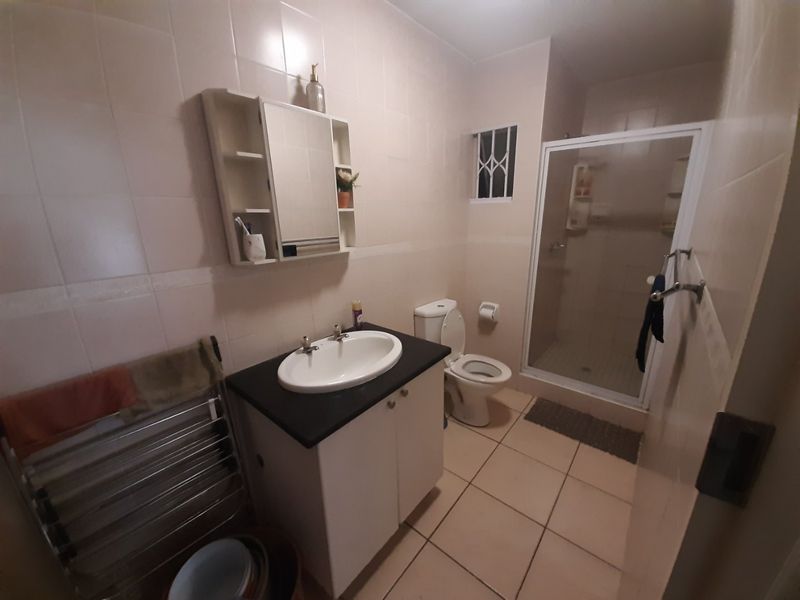 2 Bedroom Student Apartment For Sale in Hatfield - Photo 5
