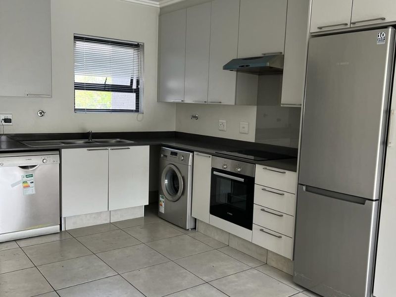 2 Bed Corner Unit | Bosch Appliances | Walk to Leaping Frog - Photo 6