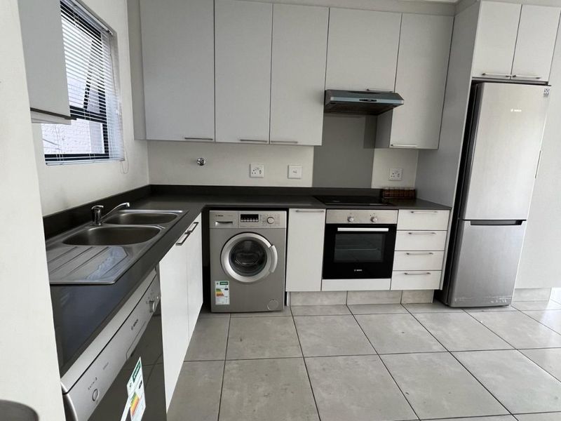 2 Bed Corner Unit | Bosch Appliances | Walk to Leaping Frog - Photo 5