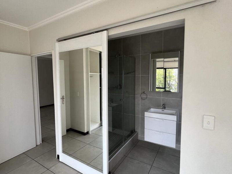 2 Bed Corner Unit | Bosch Appliances | Walk to Leaping Frog - Photo 9