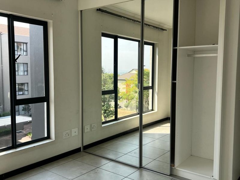 2 Bed Corner Unit | Bosch Appliances | Walk to Leaping Frog - Photo 8