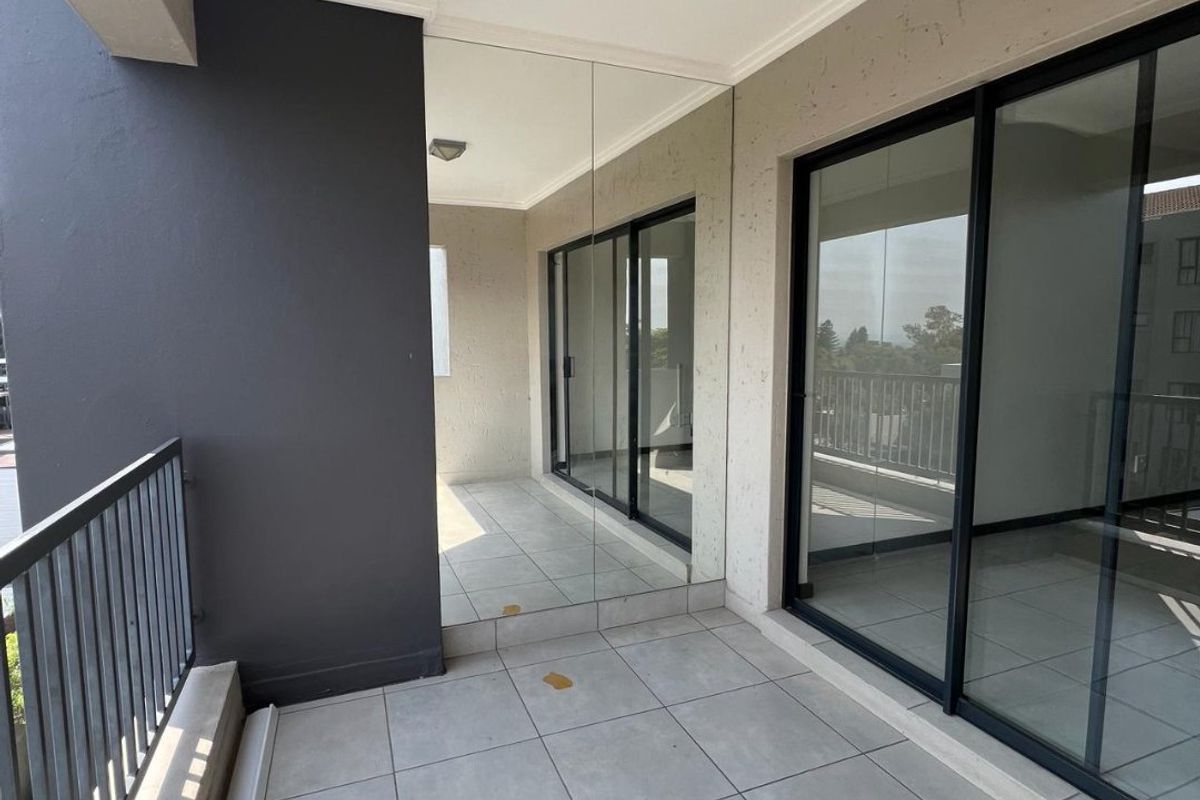 2 Bed Corner Unit | Bosch Appliances | Walk to Leaping Frog - Photo 3