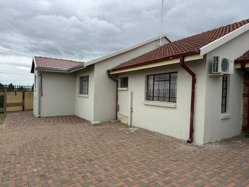 SOLE MANDATE – NIRVANA EXT 3 - Photo 4