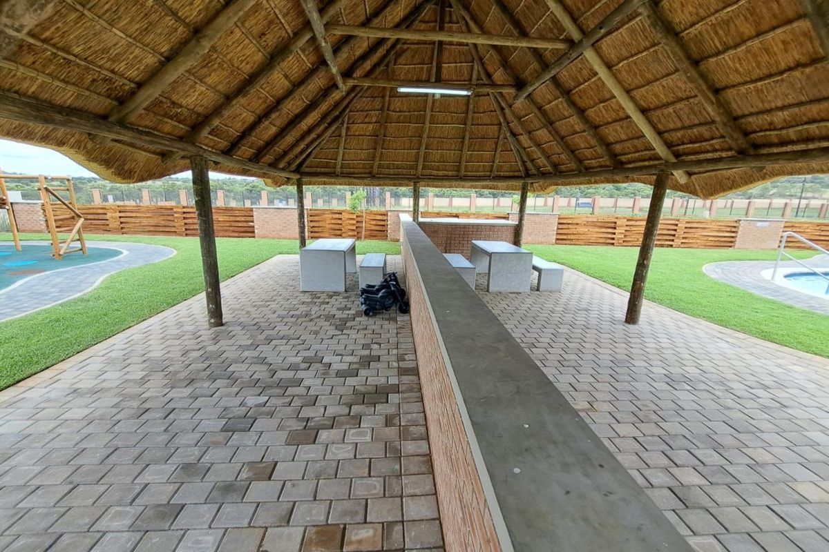 TWO BEDROOMS AND TWO BATHROOMS - Photo 3