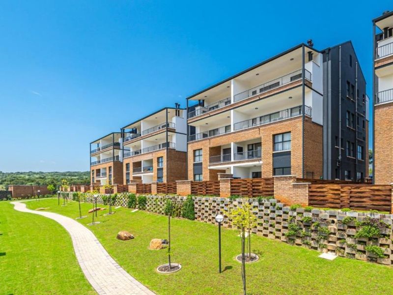 TWO BEDROOMS AND TWO BATHROOMS - Photo 2