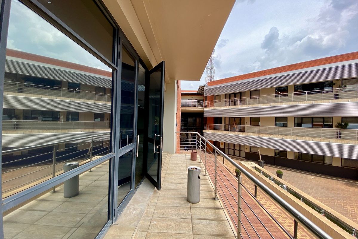 A-Grade Office Space To Let In Woodmead - Photo 5
