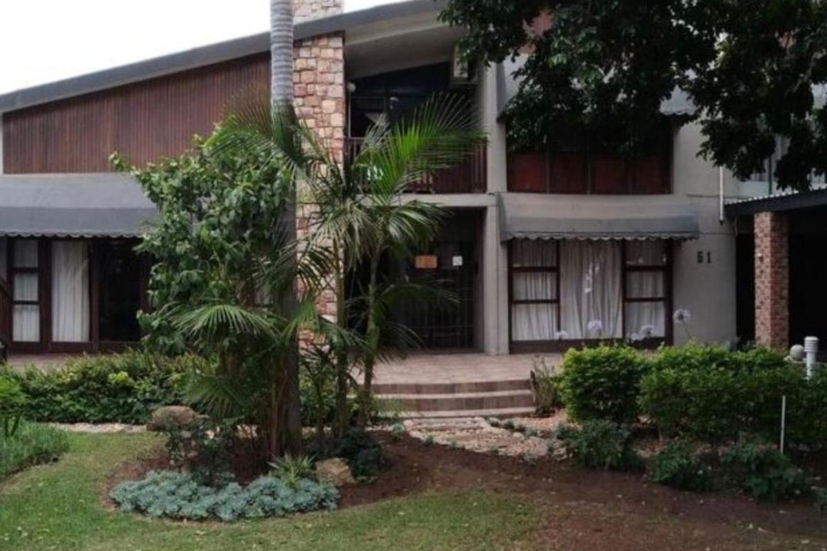 4 Bedroom House For Sale in Bothasrus - Photo 3