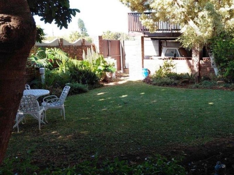 4 Bedroom House For Sale in Bothasrus - Photo 7