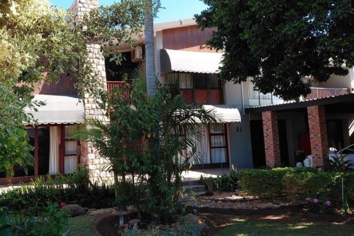 4 Bedroom House For Sale in Bothasrus - Photo 4