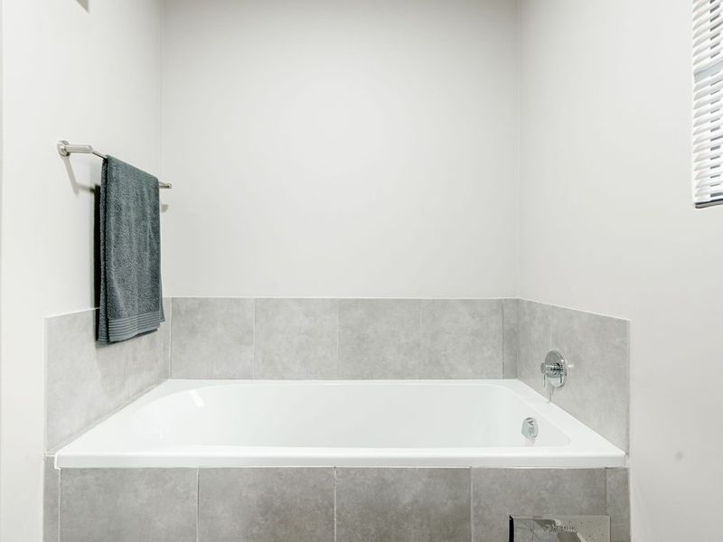 Sinoville - BUY DIRECTLY FROM THE DEVELOPER - 2 BED, 2 BATH - Photo 5