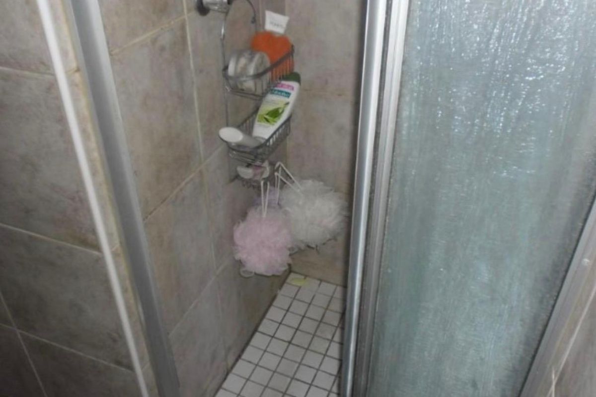 Charming 2-Bedroom Apartment in Die Hoewes, Centurion - Photo 3