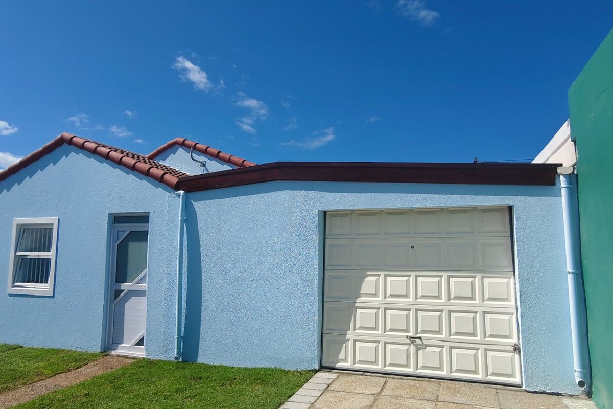 Free Standing 2 Bedroom House For Sale  In Bayview  - Photo 2