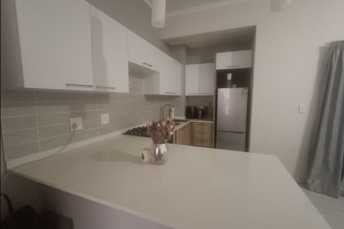 Modern 1-Bedroom Apartment – Secure, Stylish & Move-In Ready! - Photo 5