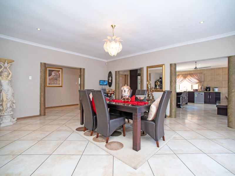 Stunning 3-Bedroom Family Home with Pool, Granny Flat & Spacious Living! - Photo 6