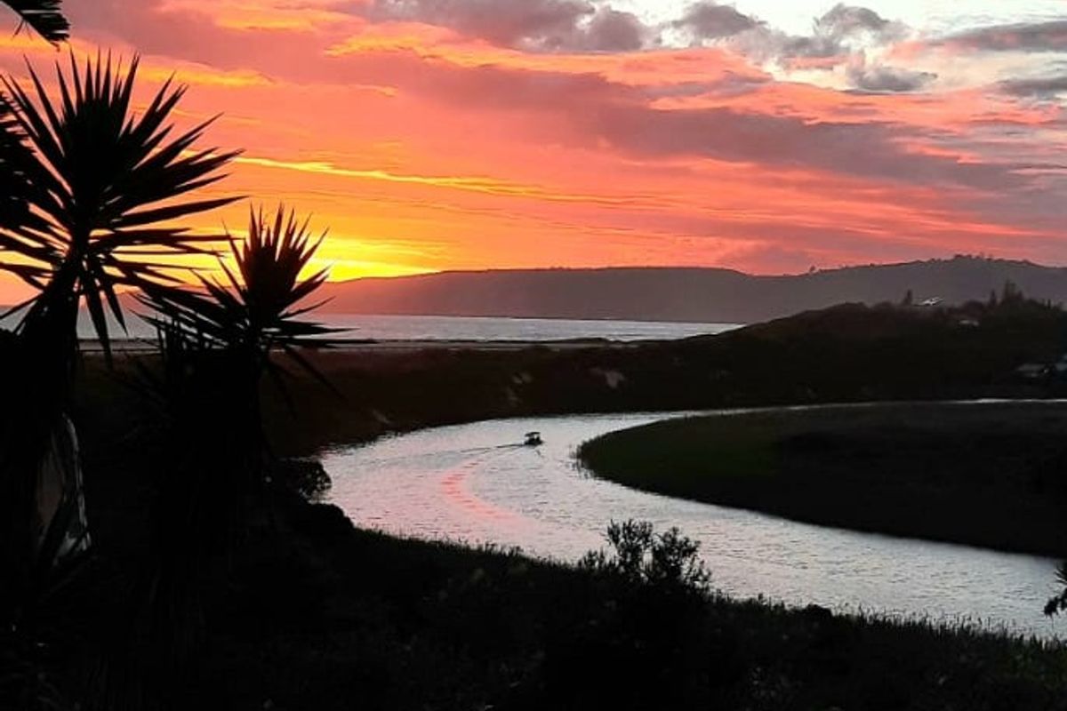 Modern Multi-Level Home in Sought-After Dumbleton Crescent, Wilderness - Photo 4