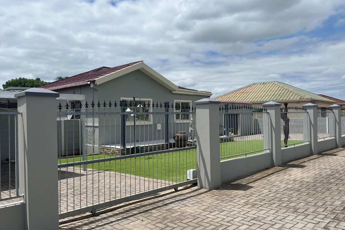 Inviting family home! - Photo 3