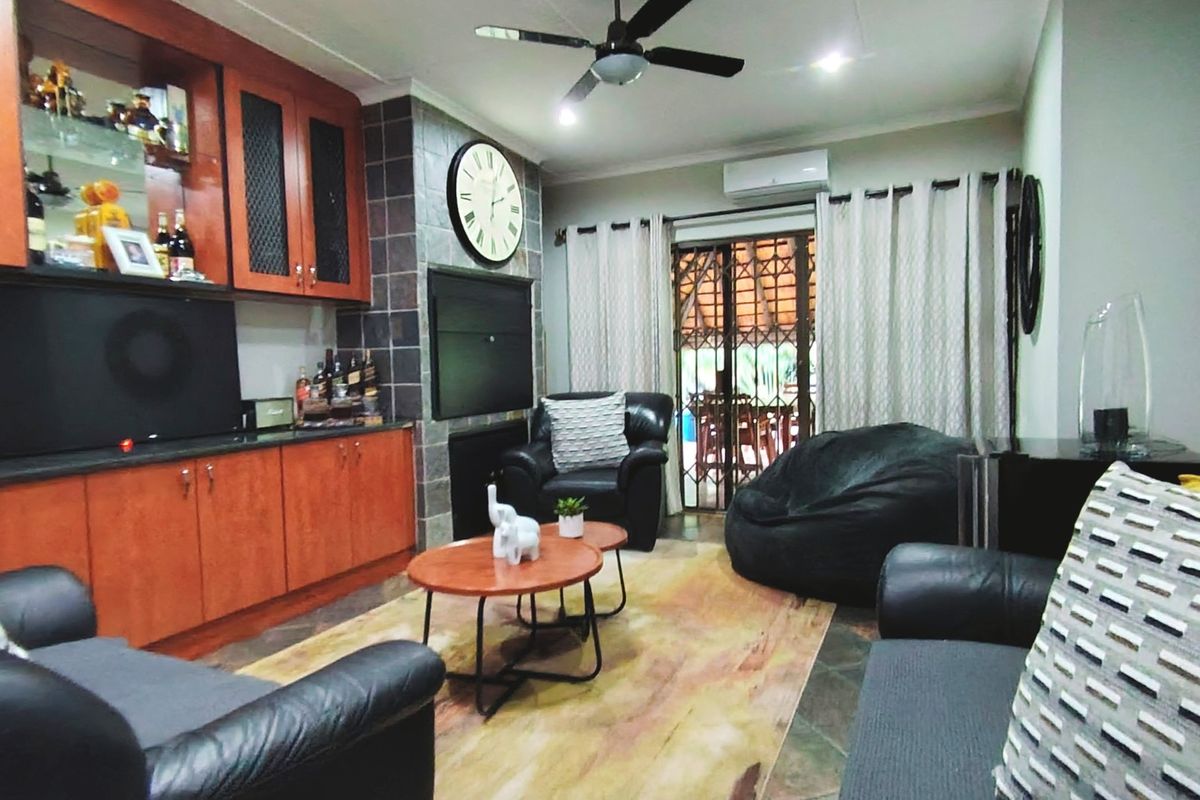 Prime 408m2 Extended Family Home with Business Potential in SW5. - Photo 3