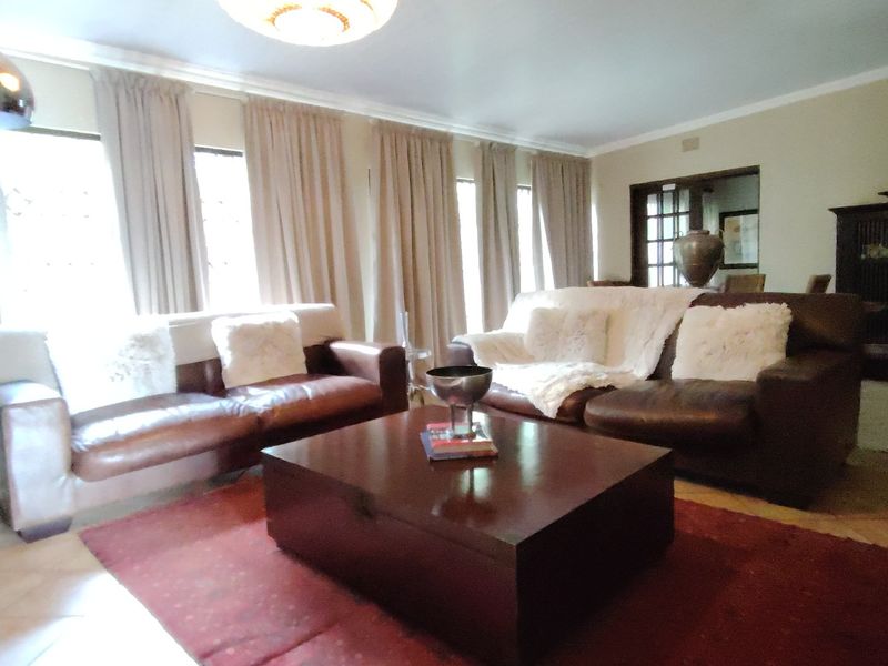 Prime 408m2 Extended Family Home with Business Potential in SW5. - Photo 8