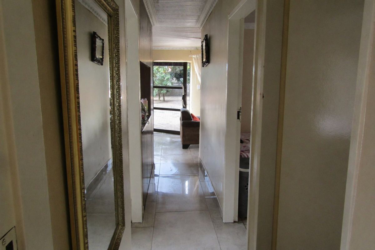 3 bedroom house for sale - Photo 3