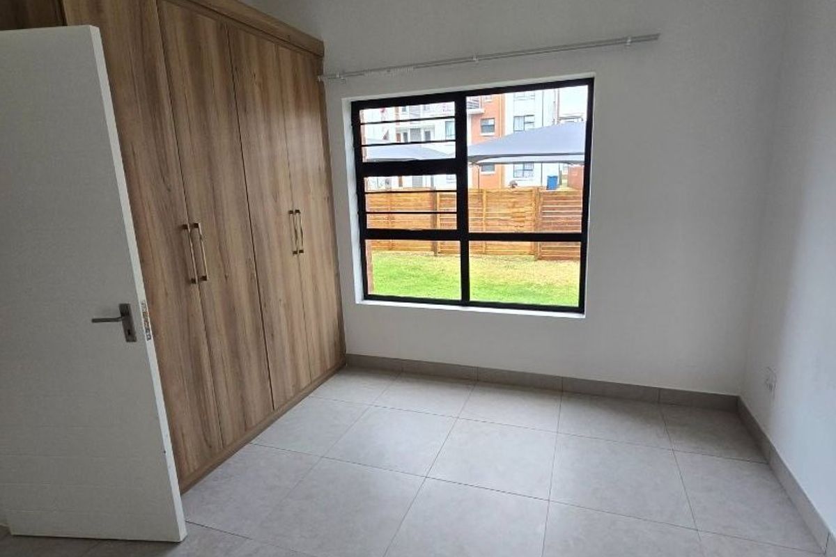 3 Bedroom / 2 Bathroom direct from developer  - Photo 2