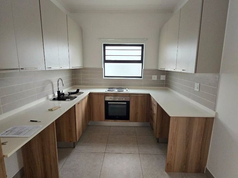 3 Bedroom / 2 Bathroom direct from developer  - Photo 8