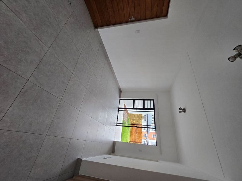 3 Bedroom / 2 Bathroom direct from developer  - Photo 6