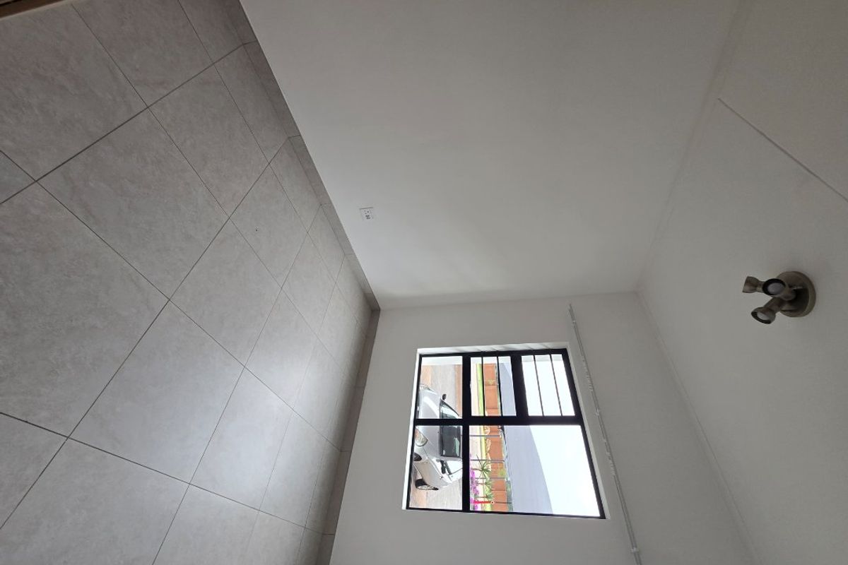 3 Bedroom / 2 Bathroom direct from developer  - Photo 5